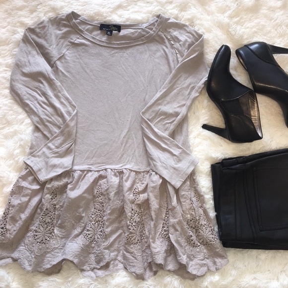 Suzanne Betro Tops - Gray Eyelet Lace Swing Top